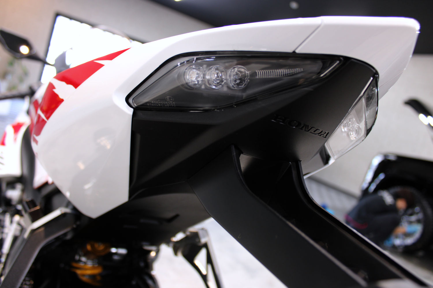 cbr1000-16.jpg