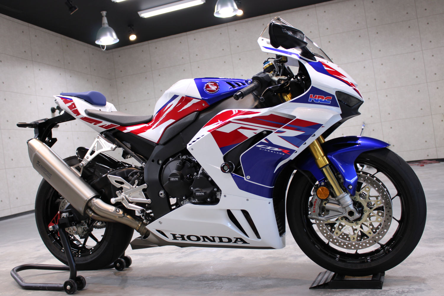 cbr1000-17.jpg